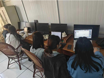 学子全力备战“学创杯”创业模拟大赛